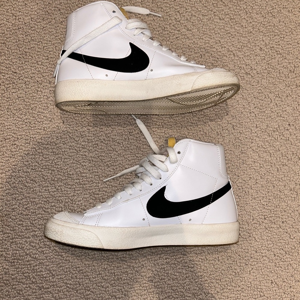 Nike blazers size 7